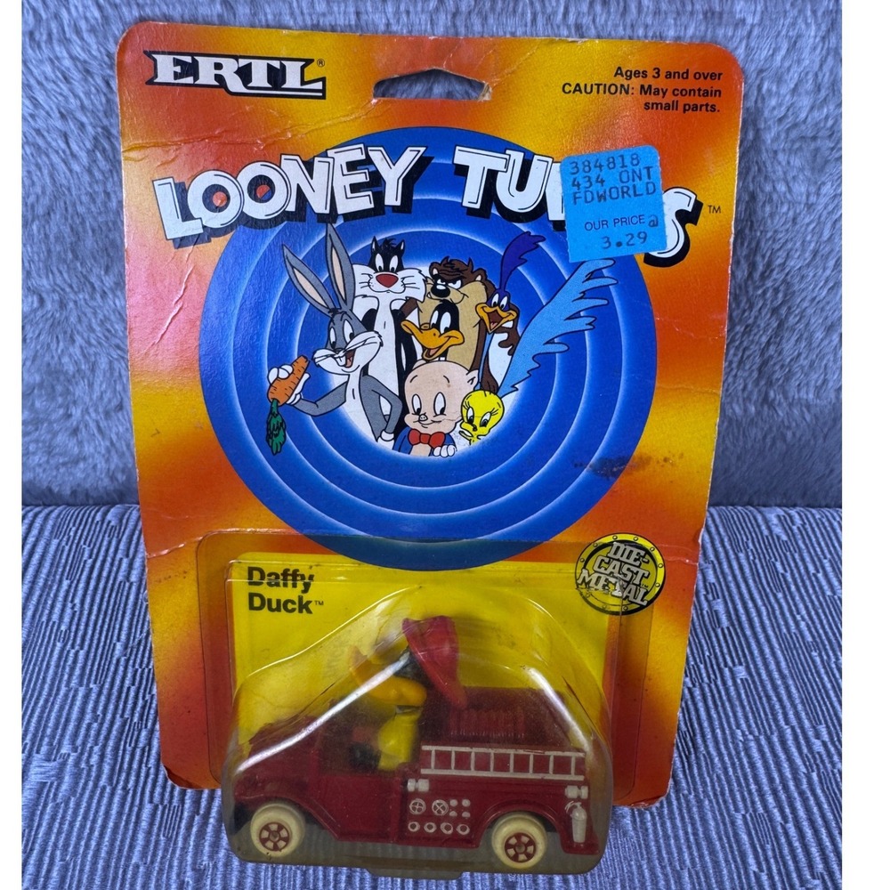 Vintage 1989 ERTL Looney Tunes Daffy Duck Die Cast Metal Fire Truck 2701 NIP